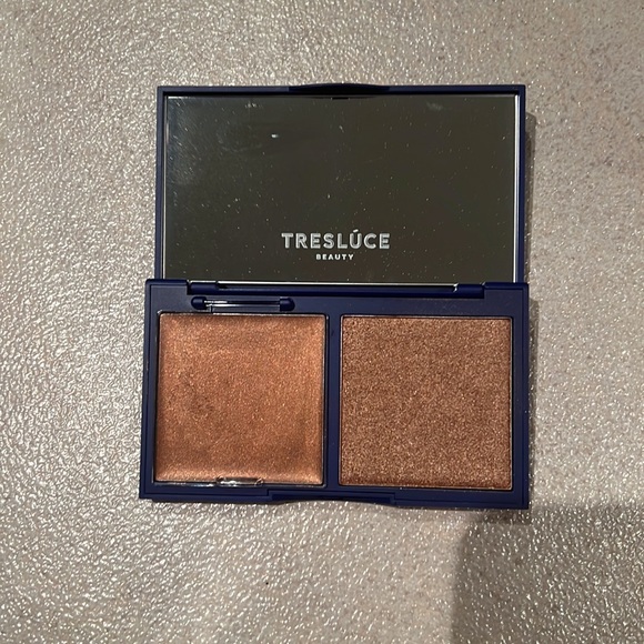 Tresluce Beauty playa dreams duo compact highlighter. - Picture 5 of 5
